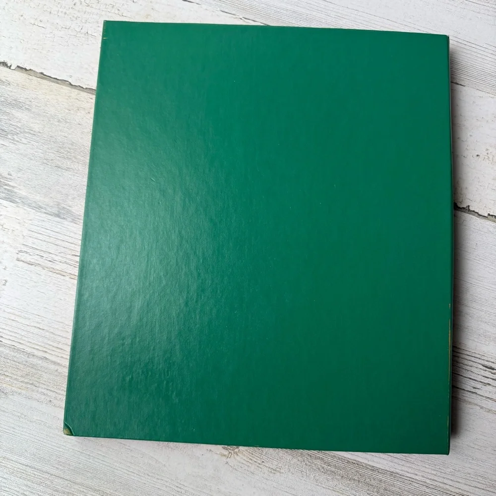 Vintage Hallmark Holiday Memories Album Scrapbook Memory Book Unused NOS NWOT